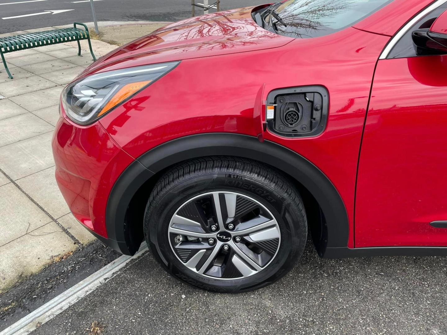 2019 RED /BLACK Kia Niro Plug In Hybrid (KNDCC3LD4K5) , located at 744 E Miner Ave, Stockton, CA, 95202, (209) 944-5770, 37.956863, -121.282082 - Photo#4